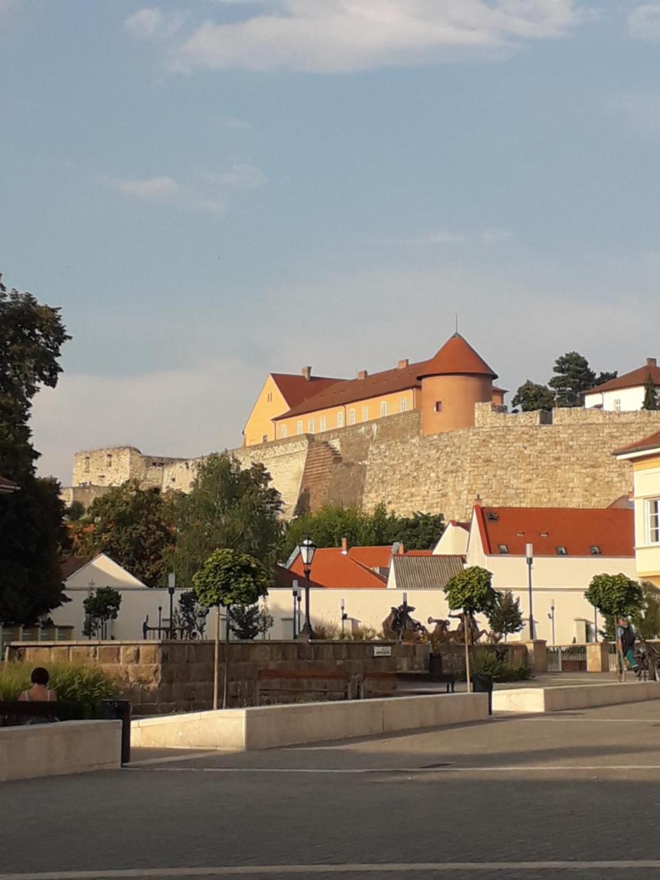 Kodaly Apartman Eger Luaran gambar